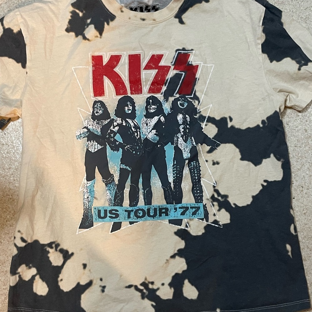 KISS Graphic T-Shirt - Black and Cream